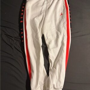 New with tags Nike Air Jordan White Orange Joggers Work Out Pants XL